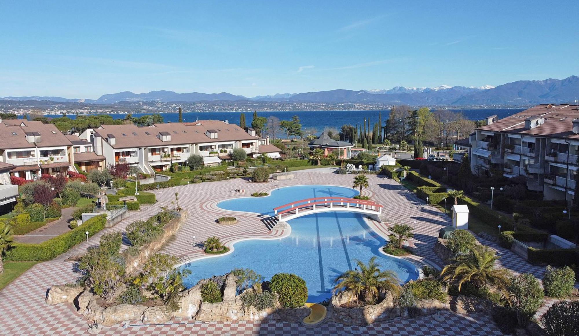 I Ciliegi 1-09 Con Piscina By Wonderful Italy Apartman Desenzano del Garda Kültér fotó
